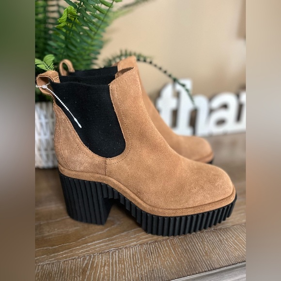 Gianni Bini Ryker Suede Lug Sole Platform Booties Size 8.5 - Picture 4 of 16